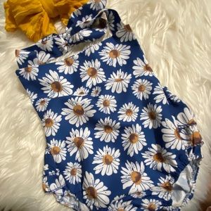 Infant daisy romper 3 months
